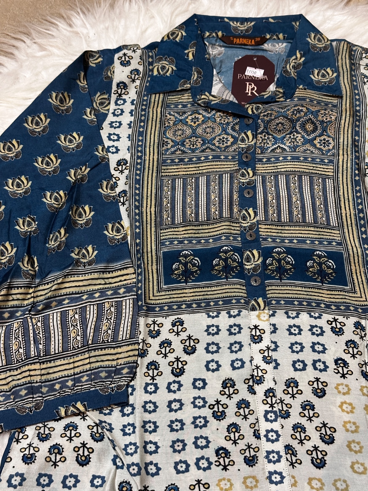 Azrag print with Lotus motive view 3
