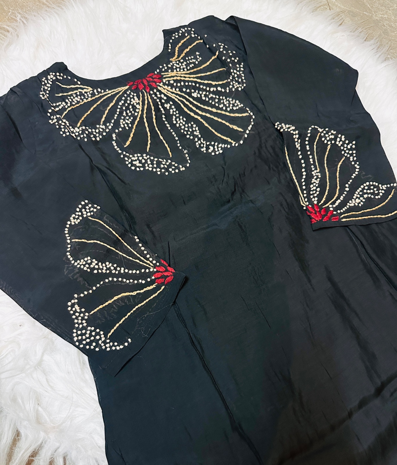 Black Chinese knot suite view 4