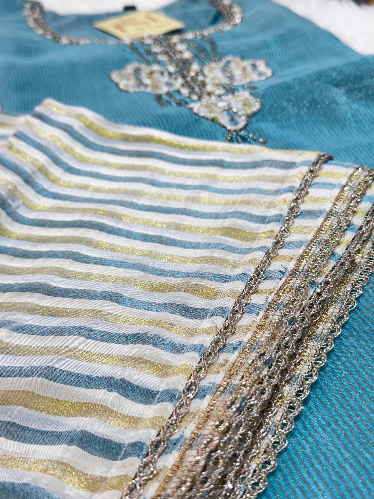 Tissue handwork Straight Suite view 3
